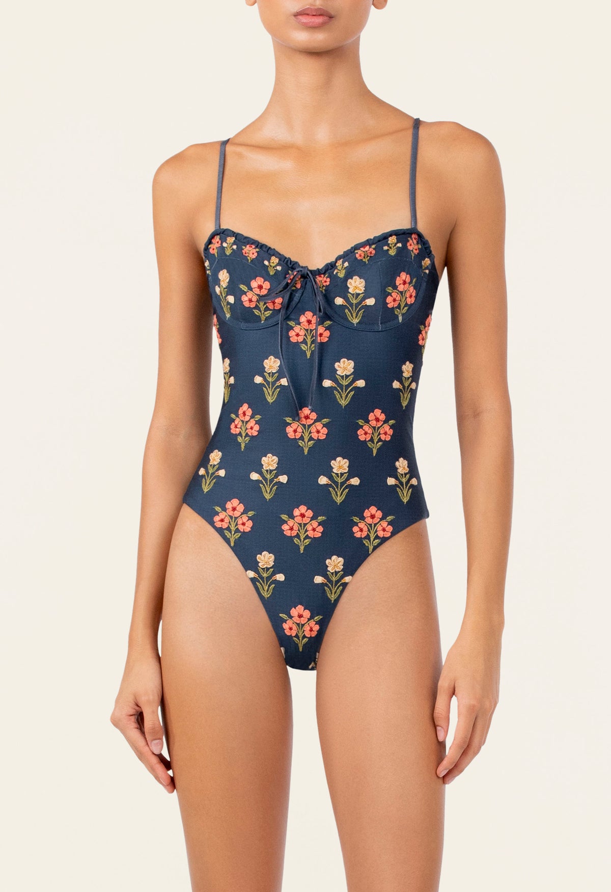 Isolda-Ebano-One-Piece-24091-8.jpg