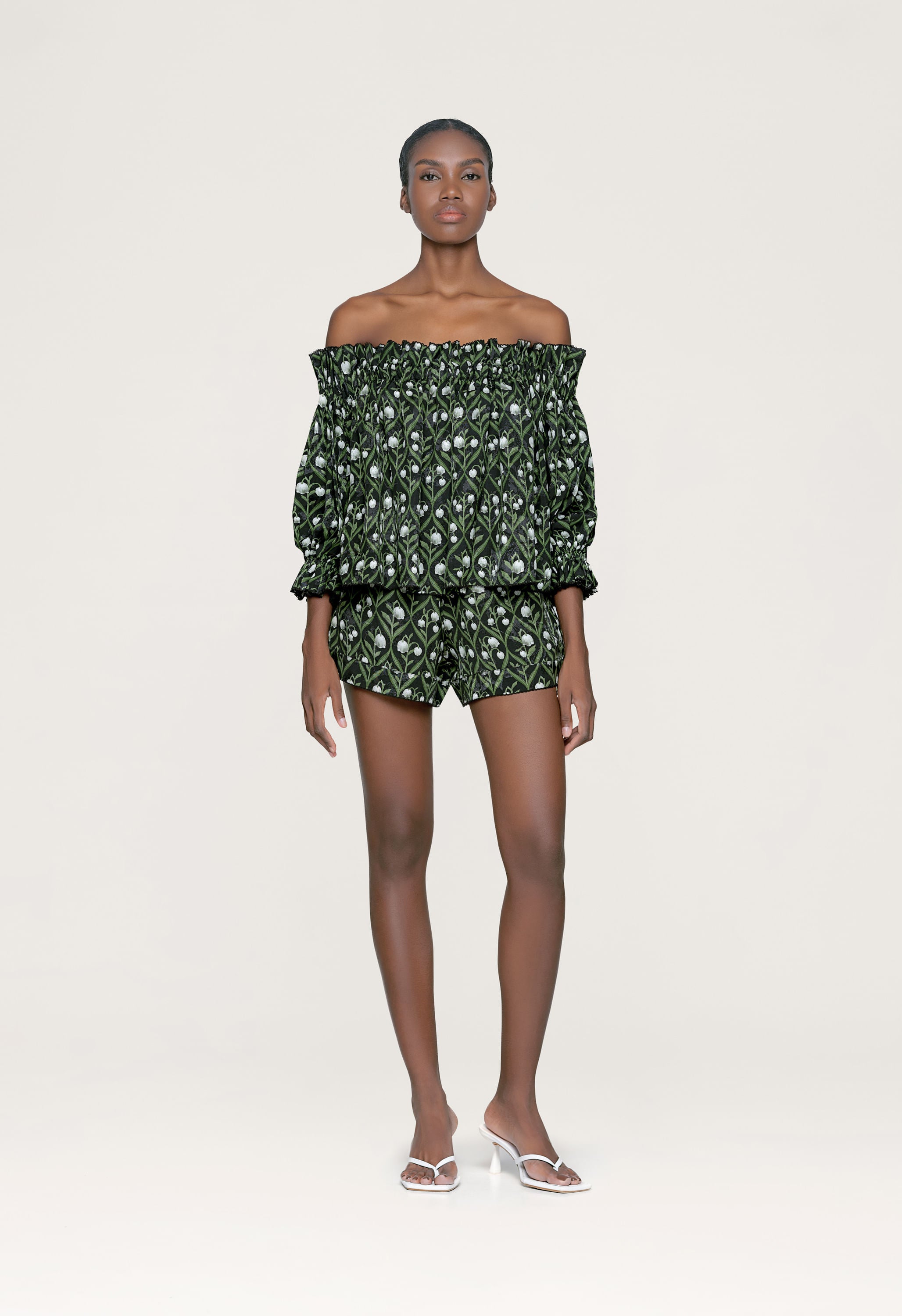 Toronjil-Perla-Embroidered-Short-13428